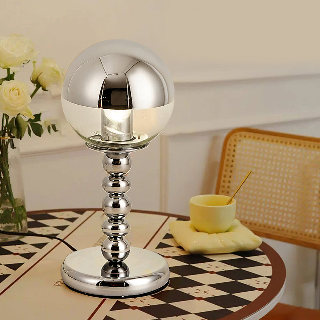 MirrorGlow – Minimalistisk Krom Bordslampa