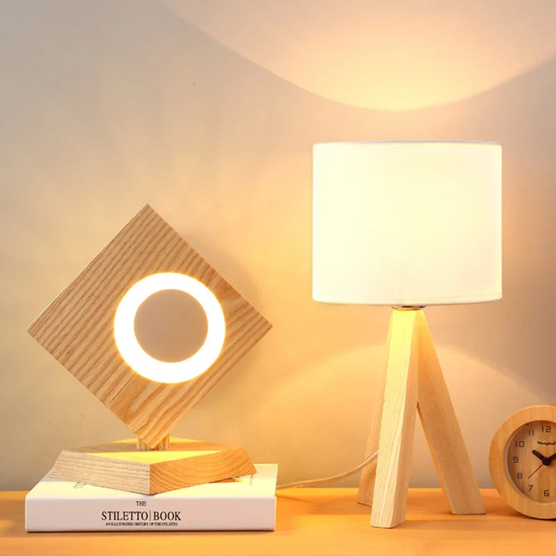 EcoLight – Träbordslampa med modern design