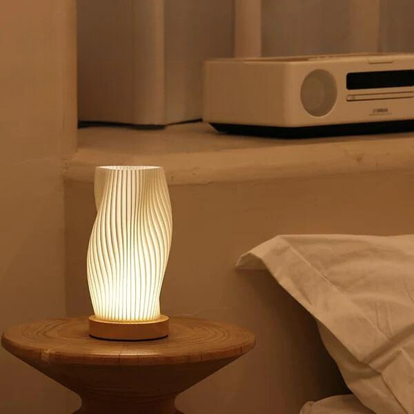 USB-Dreven &amp; Elegant Vågmönster Bordslampa | WaveGlow