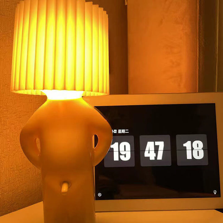 Mindre Odisciplinerad Pojke Bordslampa
