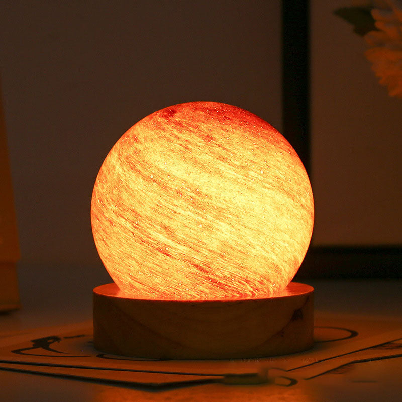 Fängslande Planetlampa – Ett Universum av färger och Drömmar