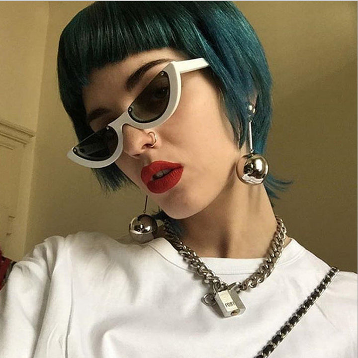 Kvinnors Cat-Eye Glasögon med distinkt ram och spegelglas