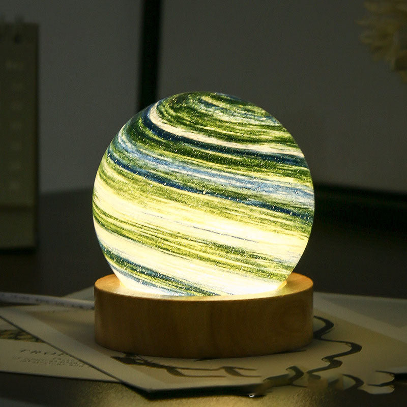 Fängslande Planetlampa – Ett Universum av färger och Drömmar
