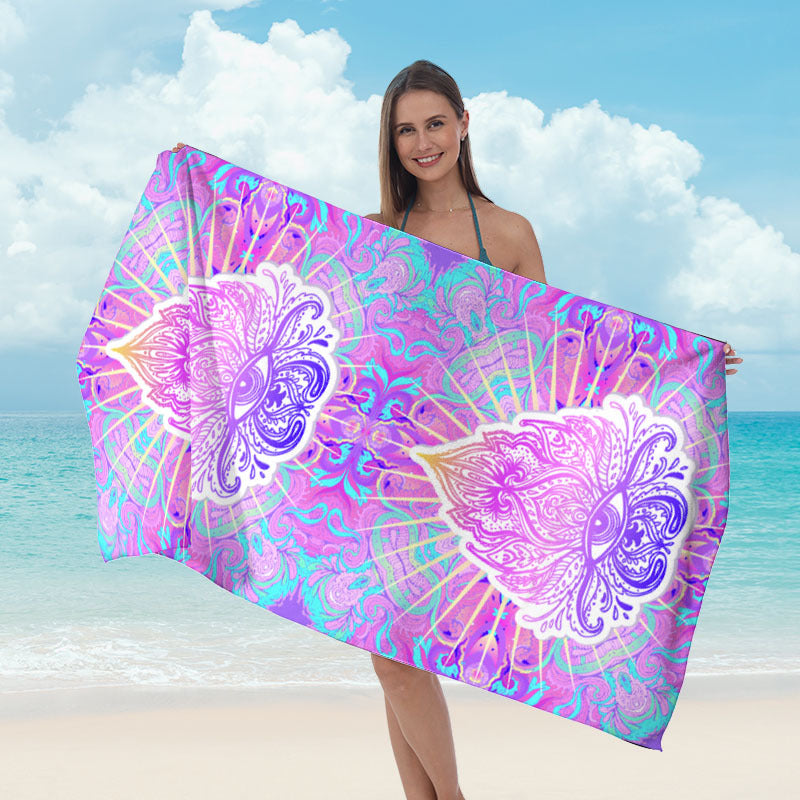 Strandhandduk med spegel-mandaladesign