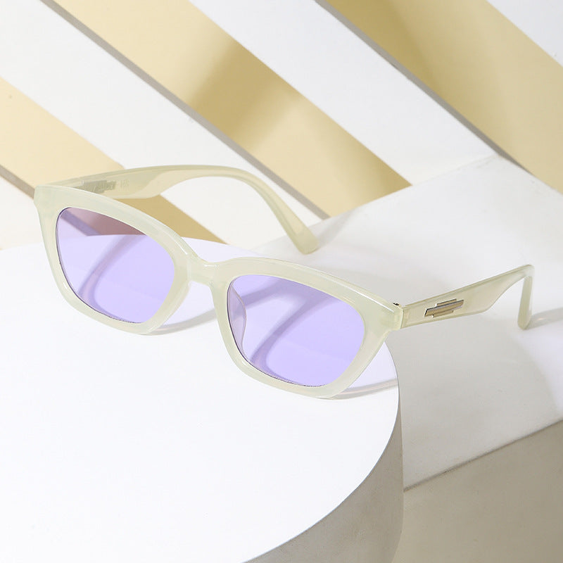 Kvinnors trendiga Cat-Eye solglasögon med transparent ram och spegelglas