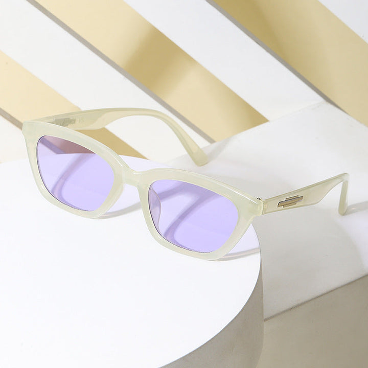 Kvinnors trendiga Cat-Eye solglasögon med transparent ram och spegelglas