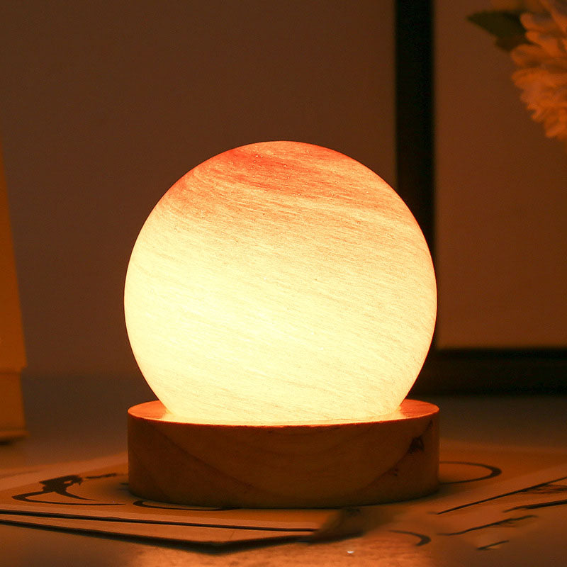 Fängslande Planetlampa – Ett Universum av färger och Drömmar