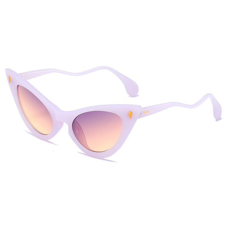 Kvinnors Cat-Eye Solglasögon med Spegelglas och Elegant Detalj