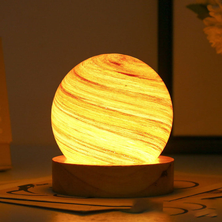 Fängslande Planetlampa – Ett Universum av färger och Drömmar