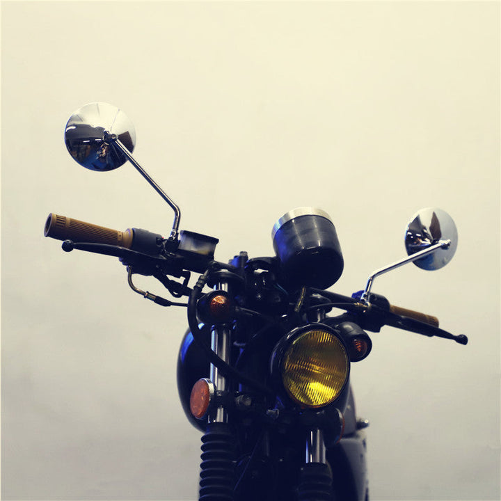 Justerbar motorcykel backspegel med modern design och hög synlighet