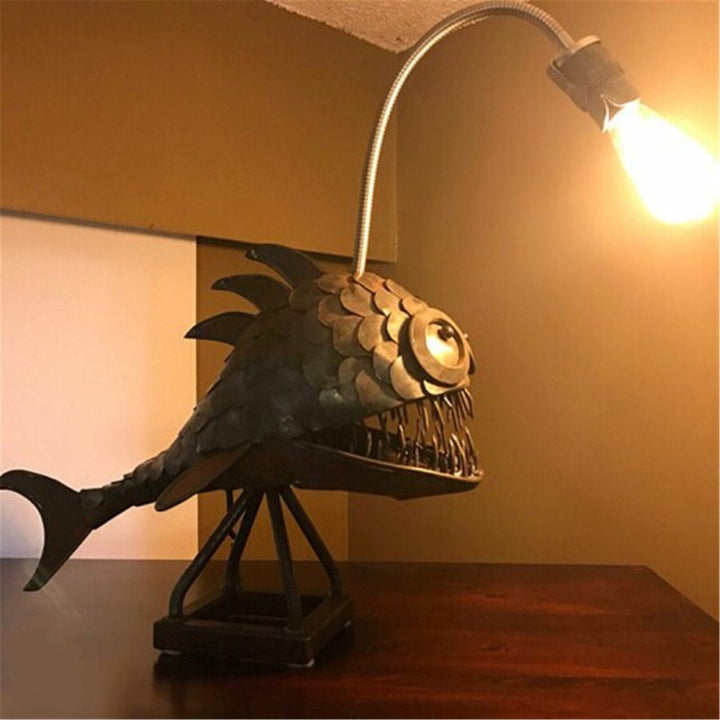 Retro Bordslampa Anglerfish Ljus med Flexibel Lamphuvud Konstnärliga Bordslampor för Hem Bar Café Hem Konst Dekorativa Ornament