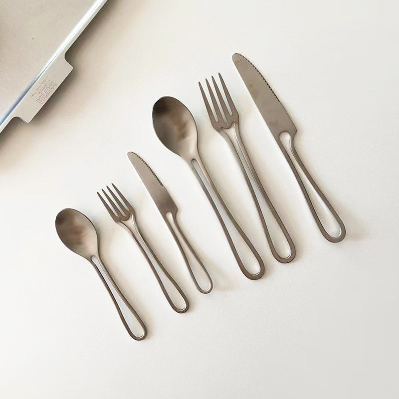 Outline Bestickset i Rostfritt Stål