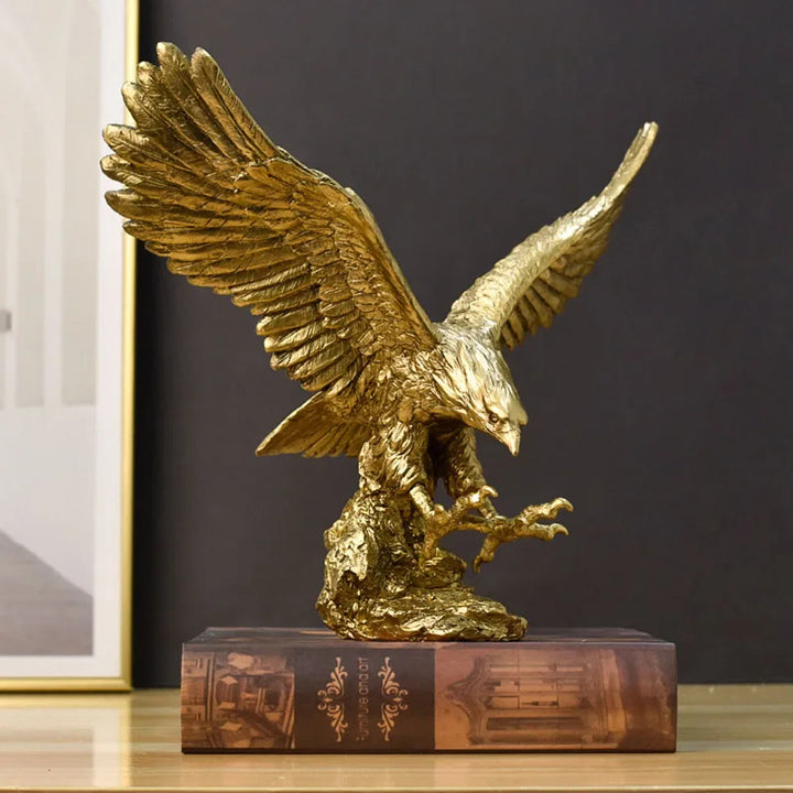 Resin Golden Eagle Statue Art Animal Model Collection Ornament Hemmakontor Skrivbord Feng Shui Dekor Figurer enkel