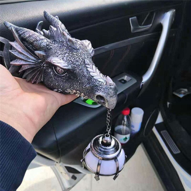 LED-lampa med drakhuvud i resin för unik Halloween-dekoration