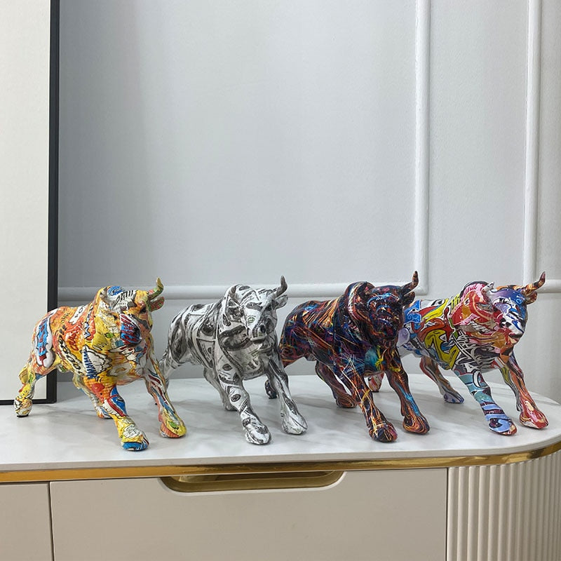 Graffiti-Målad Harpiks Tjurfigurer Hem Vardagsrum Sovrum Kontor Skrivbord Feng Shui Smycken Samling Statyer