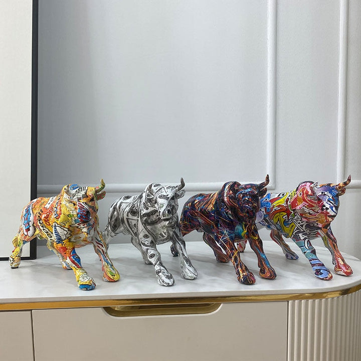 Graffiti-Målad Harpiks Tjurfigurer Hem Vardagsrum Sovrum Kontor Skrivbord Feng Shui Smycken Samling Statyer