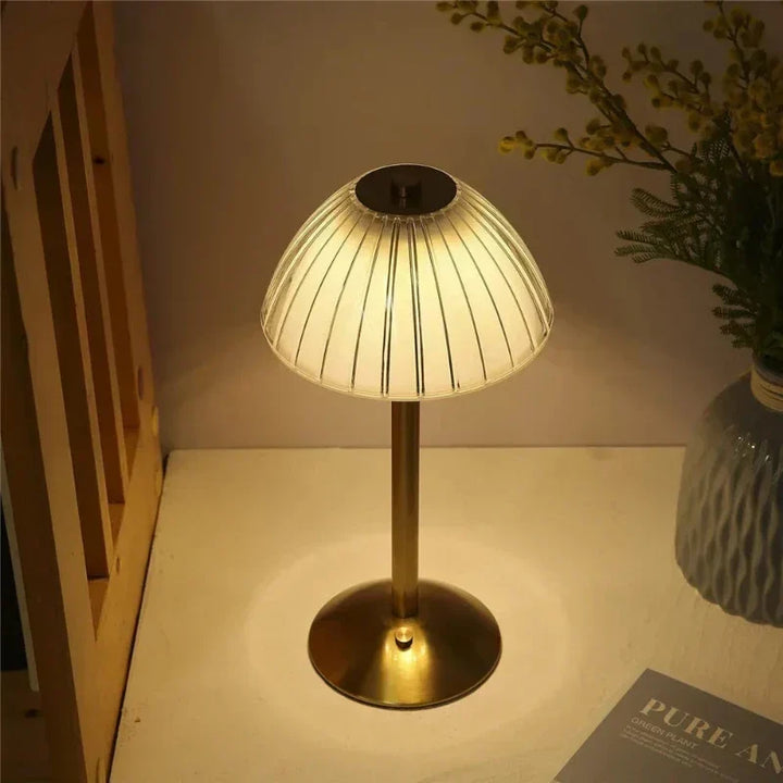 GlassGleam | Trådlös LED-bordslampa i tre färger med dimmerfunktion