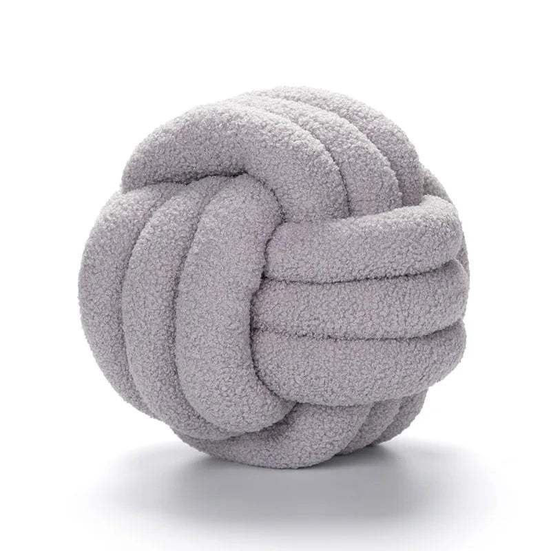 Kasta Kudde - Mysig - Handknuten Boll - Fårskinn