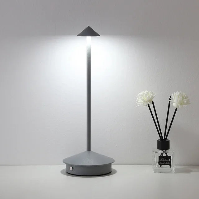 Uppladdningsbar Bordslampa Kreativ Matsal Touch Led Hotell Bar Kaffe Pina Pro Bordslampa Dekorativ Skrivbordslampa