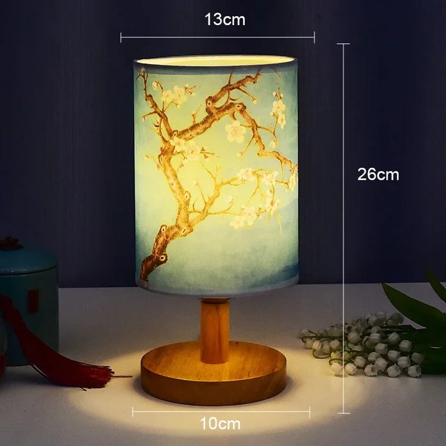 Dimbar LED-nattlampa med tygskärm i plommonblomma – Perfekt nattlampa för sovrummet
