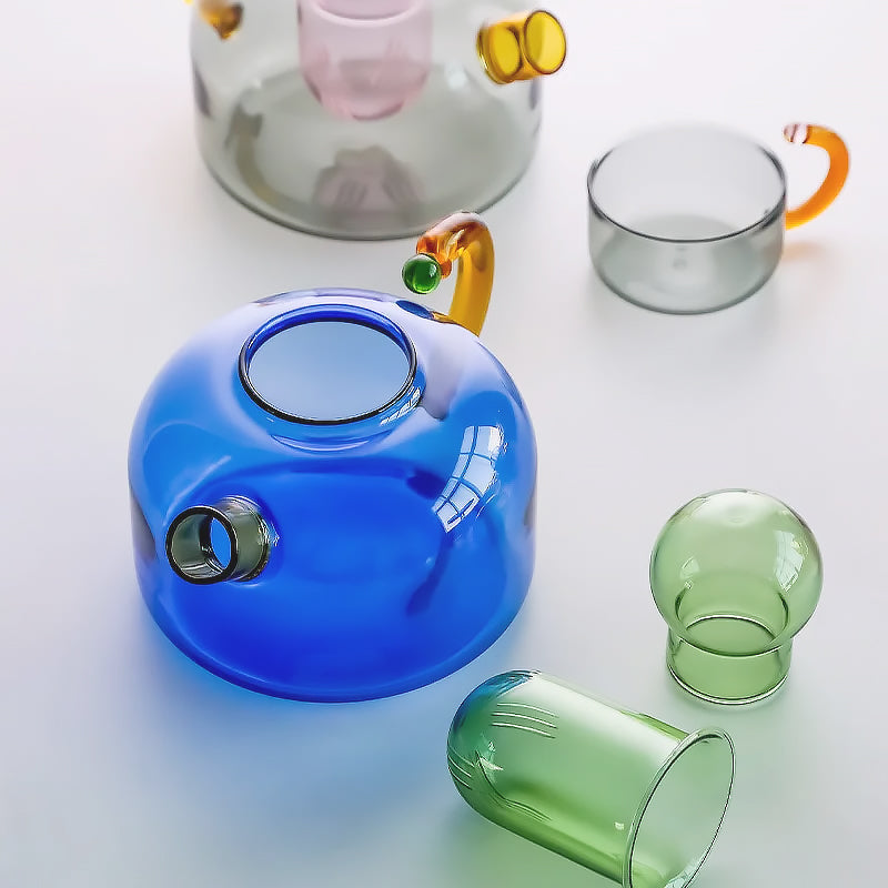 färgglad glasservis