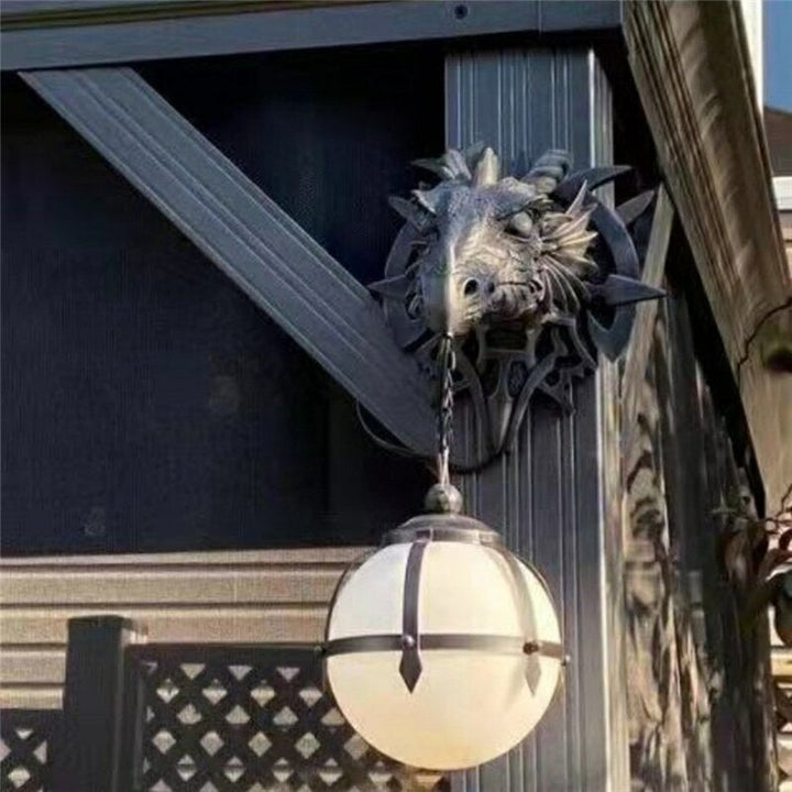 LED-lampa med drakhuvud i resin för unik Halloween-dekoration