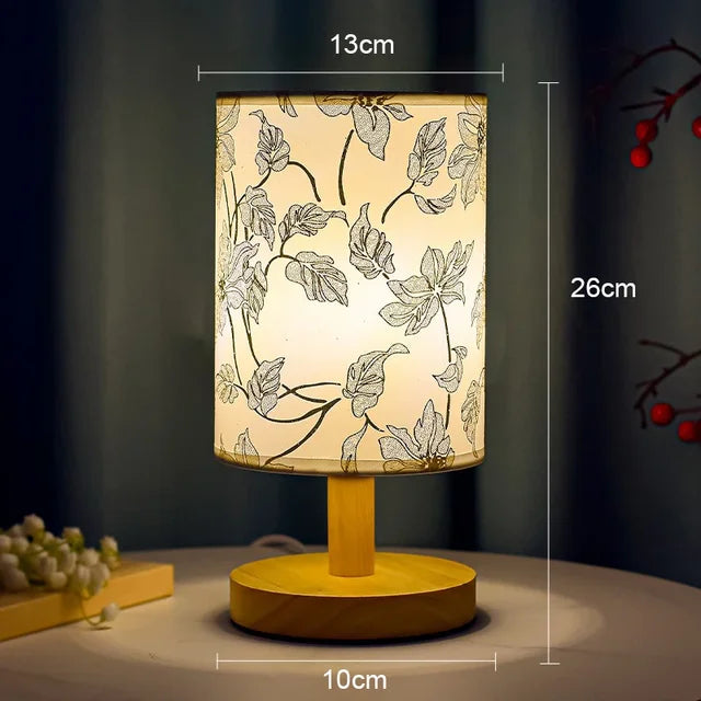 Dimbar LED-nattlampa med tygskärm i plommonblomma – Perfekt nattlampa för sovrummet