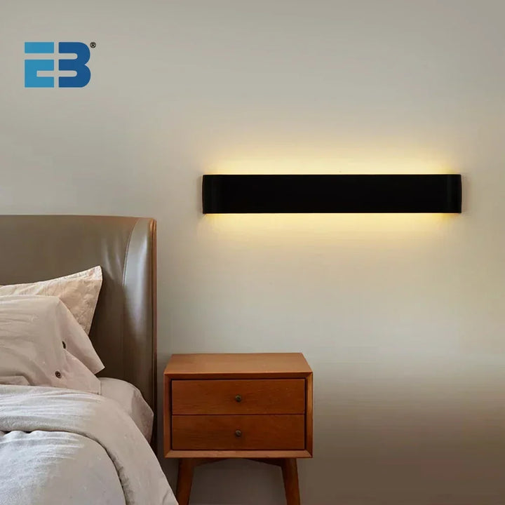 Modern LED Vägglampa - Mångsidig Belysningslösning för Sovrum, Kök och Vardagsrum