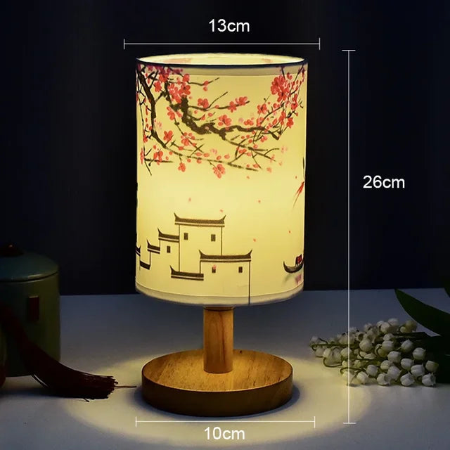 Dimbar LED-nattlampa med tygskärm i plommonblomma – Perfekt nattlampa för sovrummet