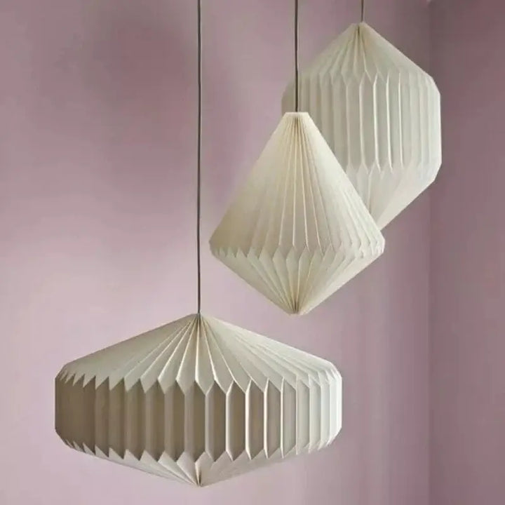Elegant origami-inspirerad papperslykta