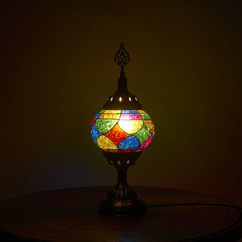 Traditionell Tiffany romantisk oval järn emaljerad 1-ljuskälla bordslampa för sovrummet