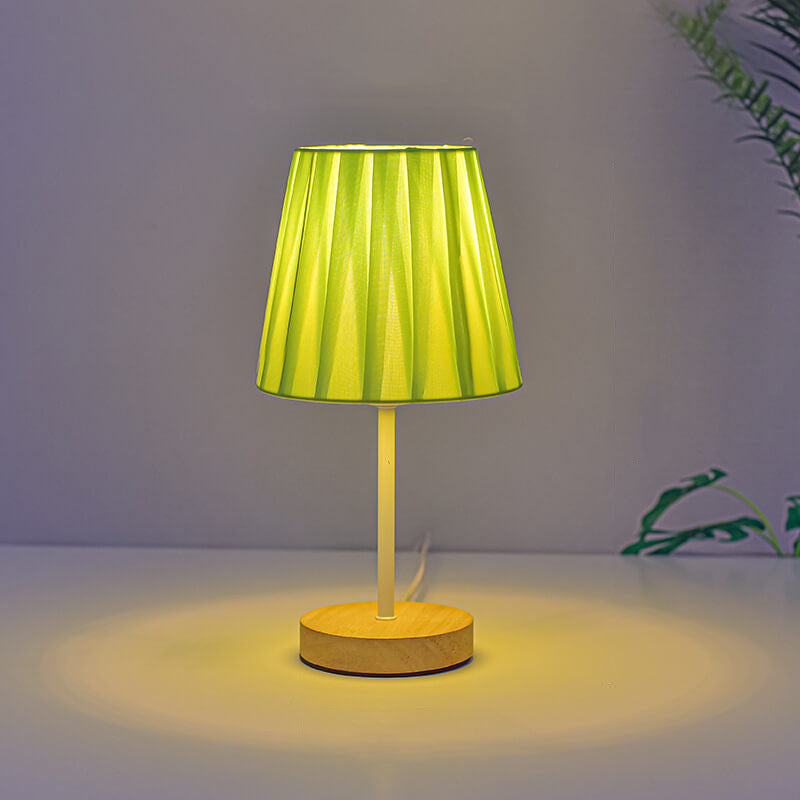 Nordisk Vintage Tygkon Lampa i Massiv Trä LED Bordslampa