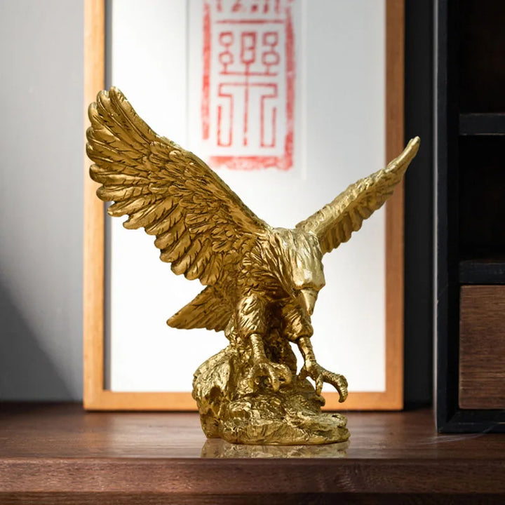 Resin Golden Eagle Statue Art Animal Model Collection Ornament Hemmakontor Skrivbord Feng Shui Dekor Figurer enkel