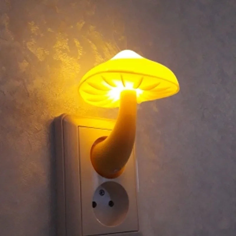 LED Nattlampa Lumipilz | Med Skymningssensor | Varm Gul &amp; Energibesparande | 8×10 cm