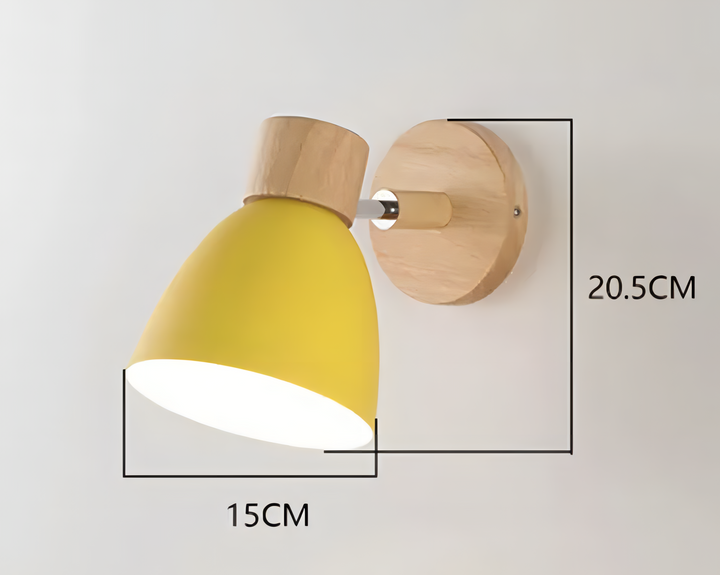 Nordisk-modern hängande vägglampa med strömbrytare i trä