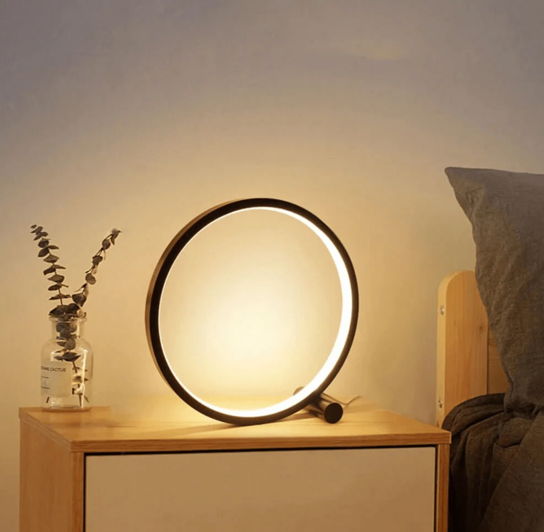 Minimalistisk bordslampa med touch- och dimmerfunktion