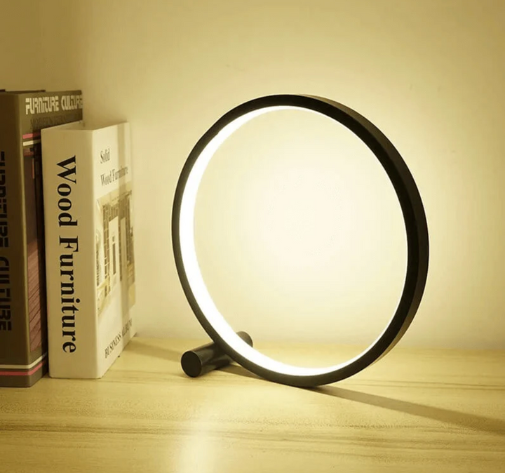Minimalistisk bordslampa med touch- och dimmerfunktion