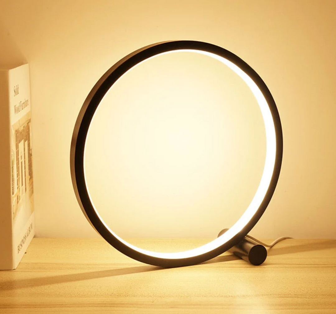 Minimalistisk bordslampa med touch- och dimmerfunktion