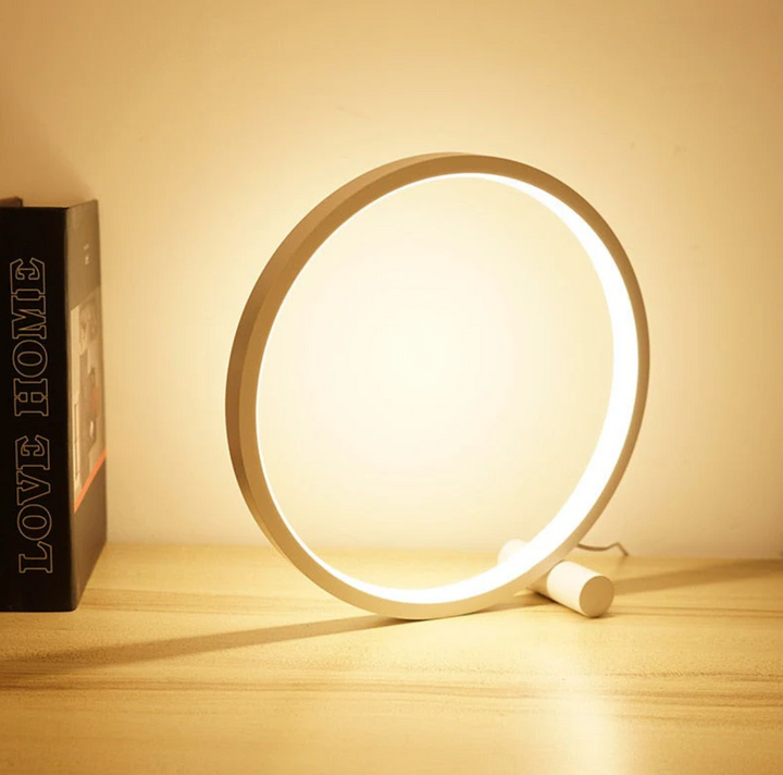 Minimalistisk bordslampa med touch- och dimmerfunktion