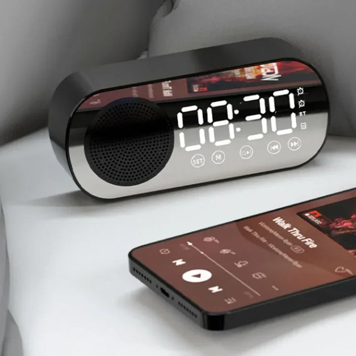 Digital väckarklocka med Bluetooth-högtalare och FM-radio