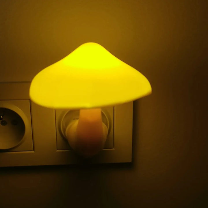 LED Nattlampa Lumipilz | Med Skymningssensor | Varm Gul &amp; Energibesparande | 8×10 cm