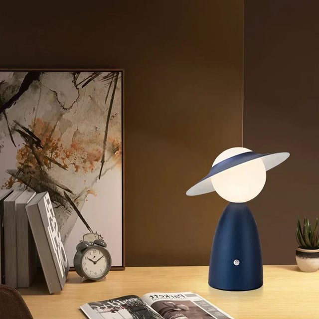 Batteri Bordslampa Man med Hatt
