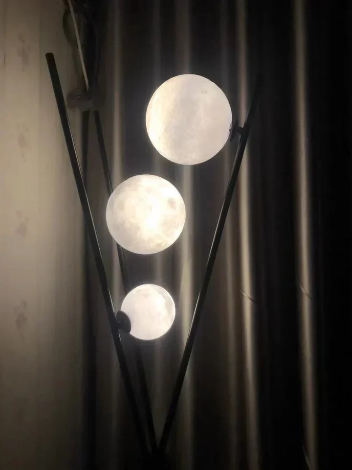 LunaGlow 3D Månlampa golvlampa med modern design och stativ LED!