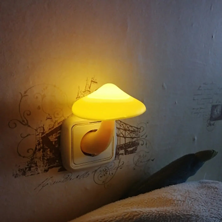 LED Nattlampa Lumipilz | Med Skymningssensor | Varm Gul &amp; Energibesparande | 8×10 cm