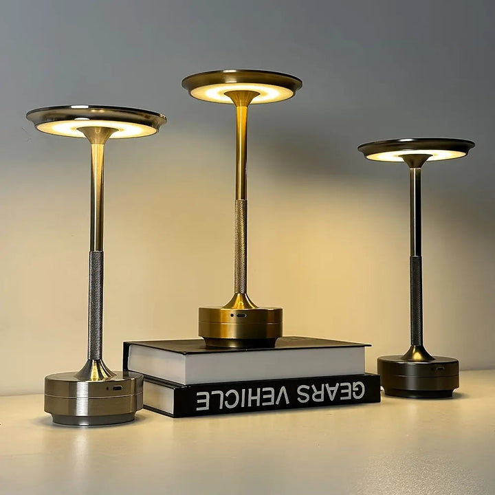 Bordslampa i Japandi-stil