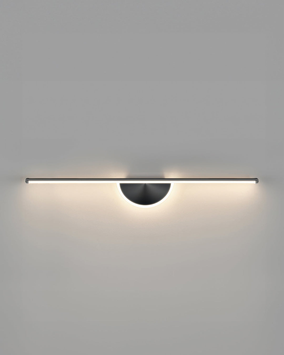 Modern vägglampa av träbåge