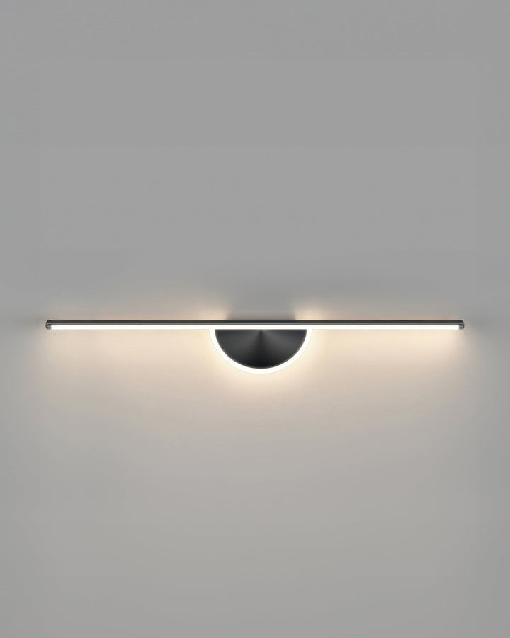 Modern vägglampa av träbåge