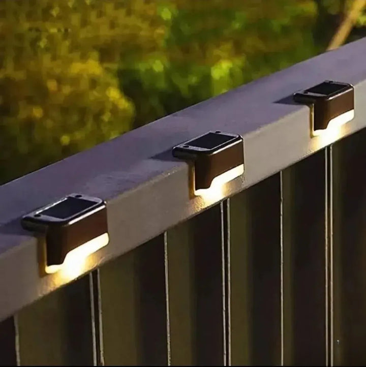 LED Solarlampa för Utomhusbruk – Väderbeständig Solvägglampa för Trädgård och Stig