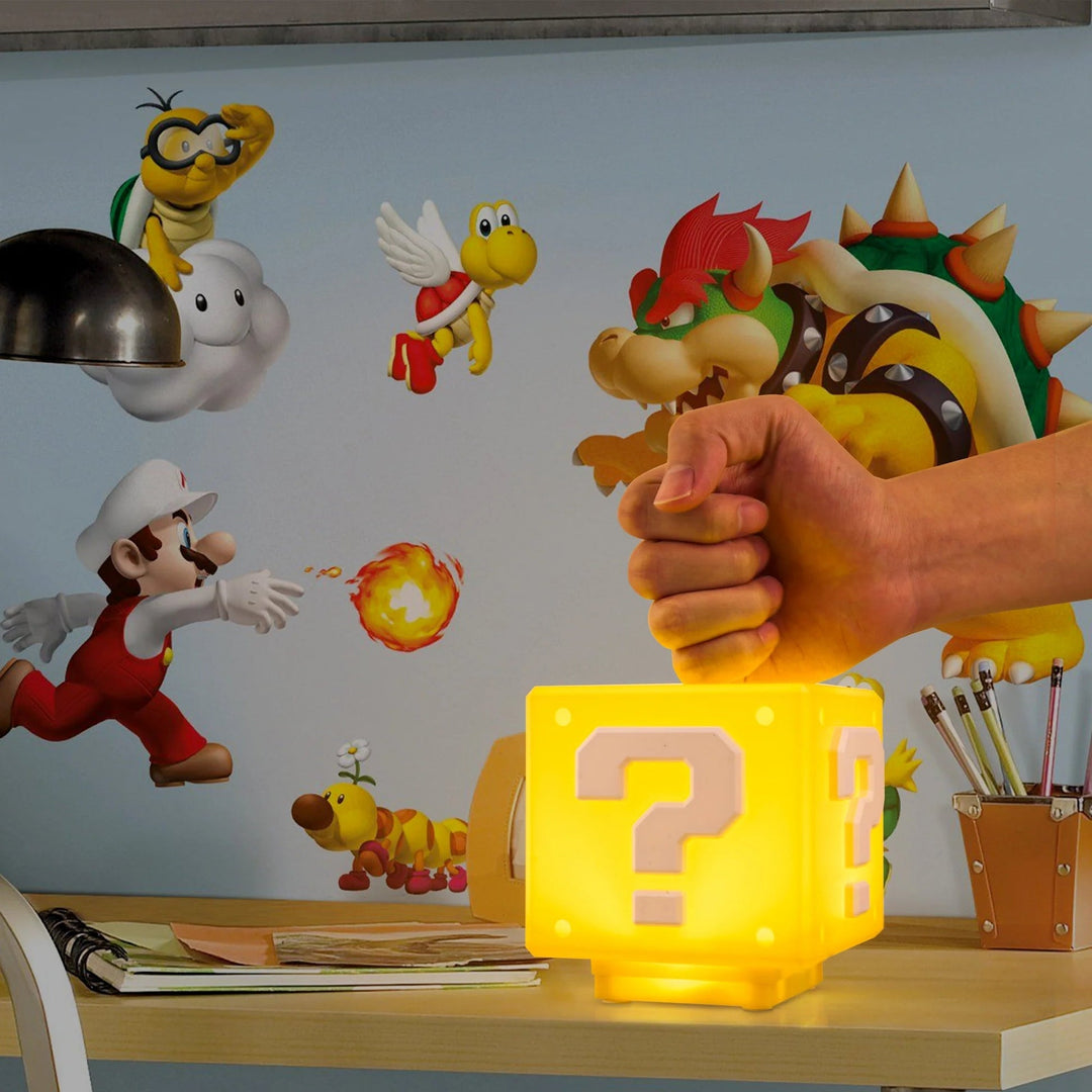 Power-Up Block Nattlampa - Super Mario-inspirerad Speldekoration