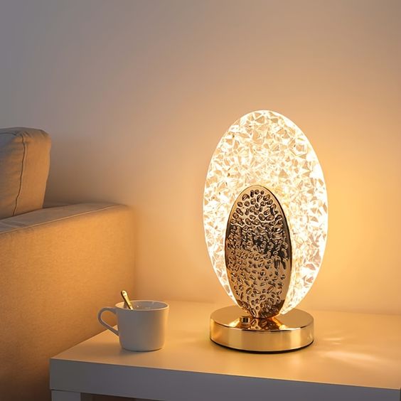 Modern &amp; Lyxig Påfågel Bordslampa - CrystalGlow